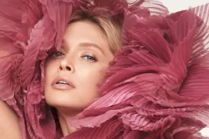 Vera iş adamından olan qızının fotosunu yaydı