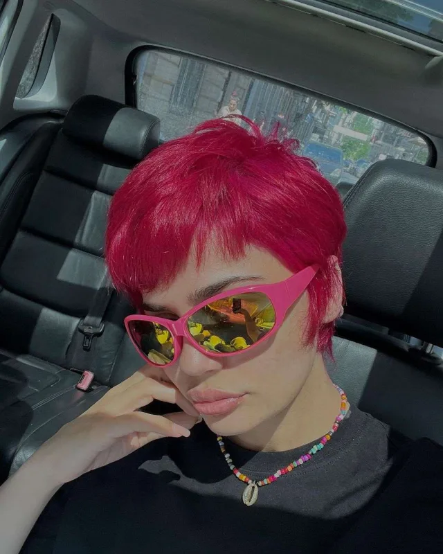 Hiss dəyişməkdən doymur