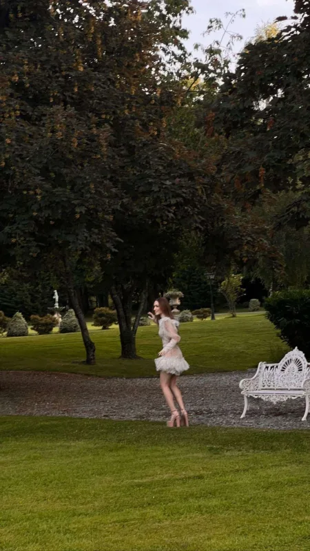 İki gəlinlik, mərhum atası üçün yer, Fransada toy...