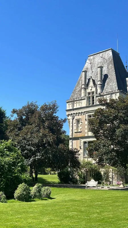 İki gəlinlik, mərhum atası üçün yer, Fransada toy...