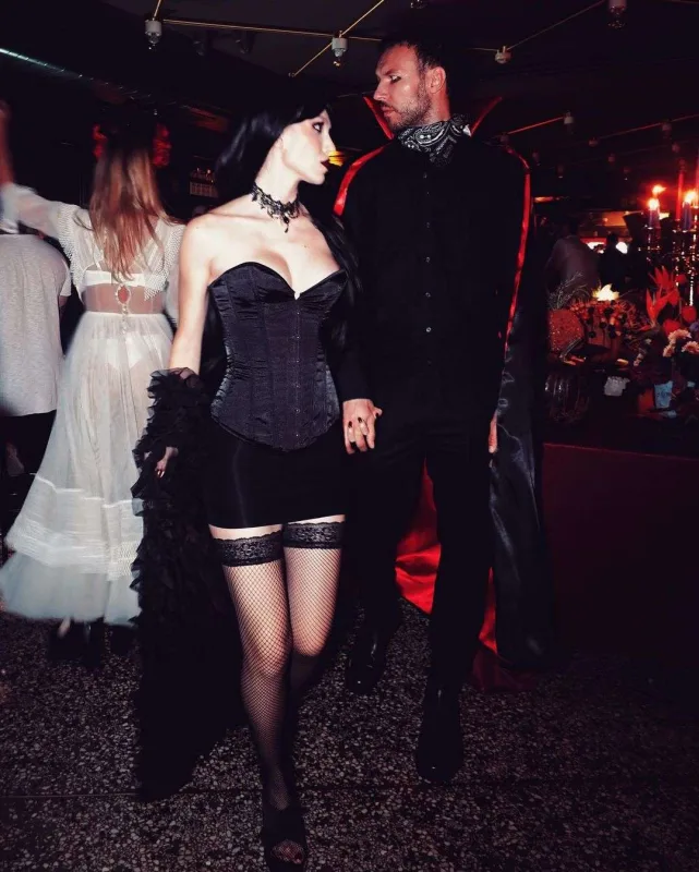 Duyqudan “Halloween” paylaşımı