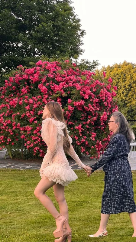 İki gəlinlik, mərhum atası üçün yer, Fransada toy...