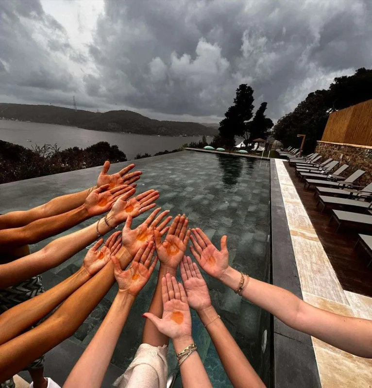 Xınası olan Demetin toyu təxirə düşdü