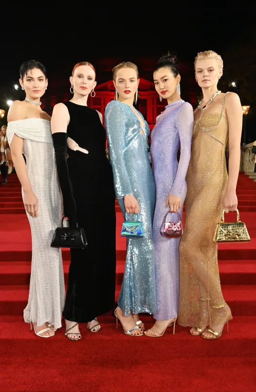 “Fashion Awards”da rəngarəng qırmızı xalı