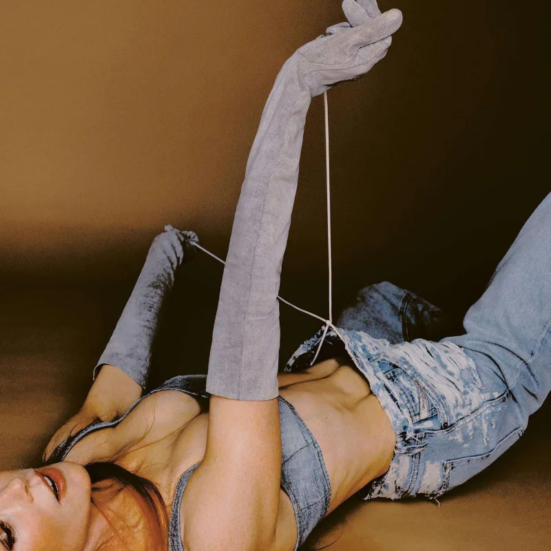 55 yaşlı Nikolun fotoları müzakirə yaratdı