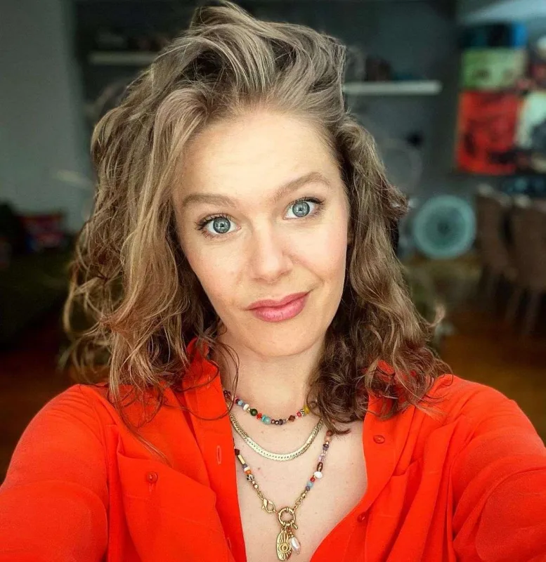 Atasını tanımadığını açıqladı