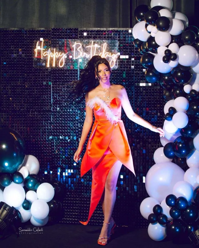 Nagehanın ad günündən görüntülər...