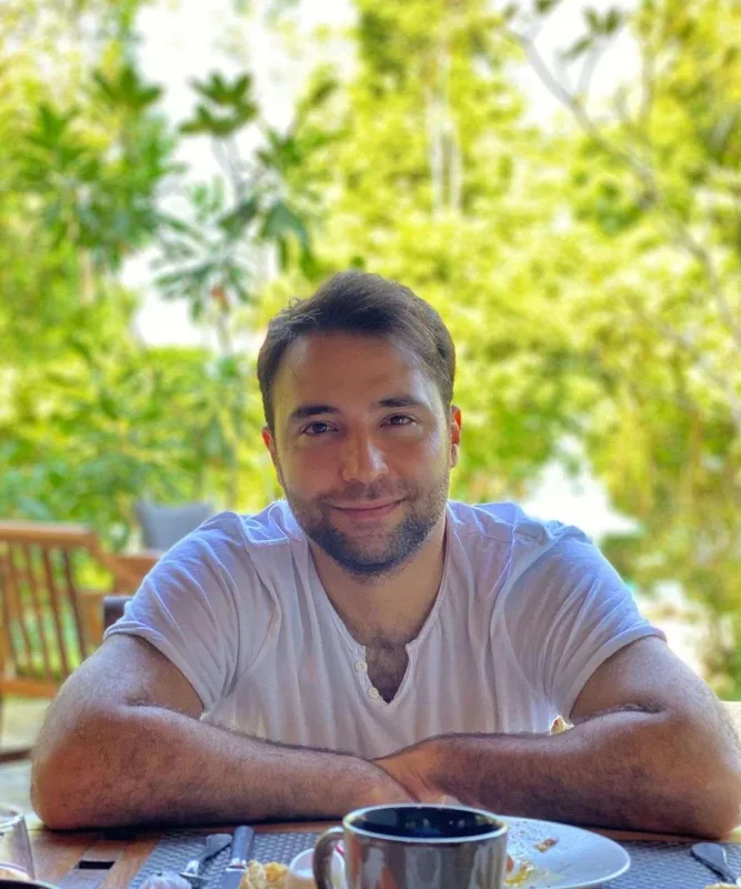 Qadağalı bazara şortla getdi - Video