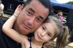 Acunun yaxtası hazırdır - Hovuzu da var