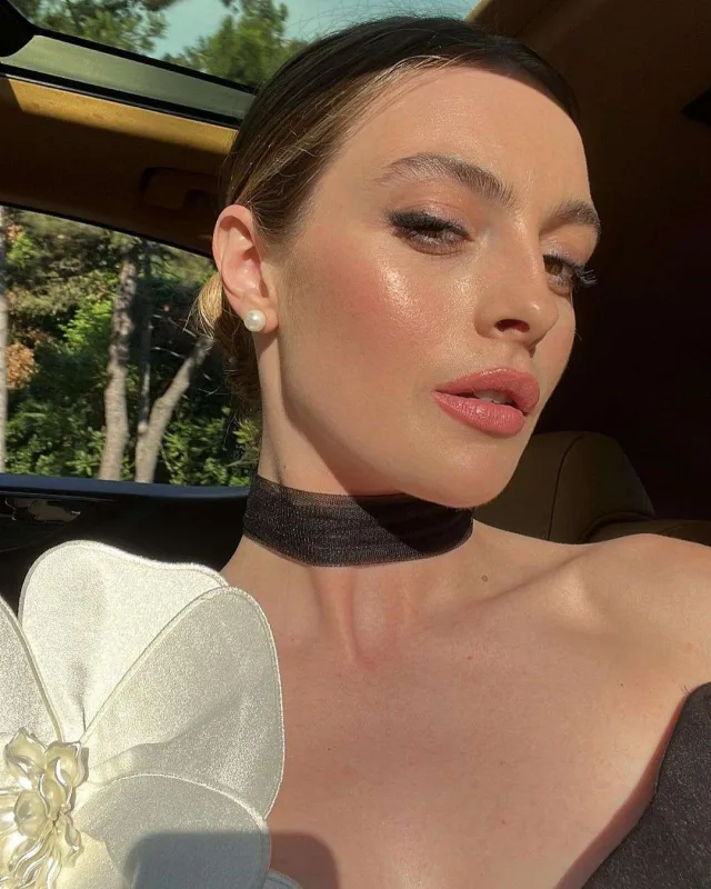 Türk məşhurlar  “Kelebek yazı” qırmızı xalısında...