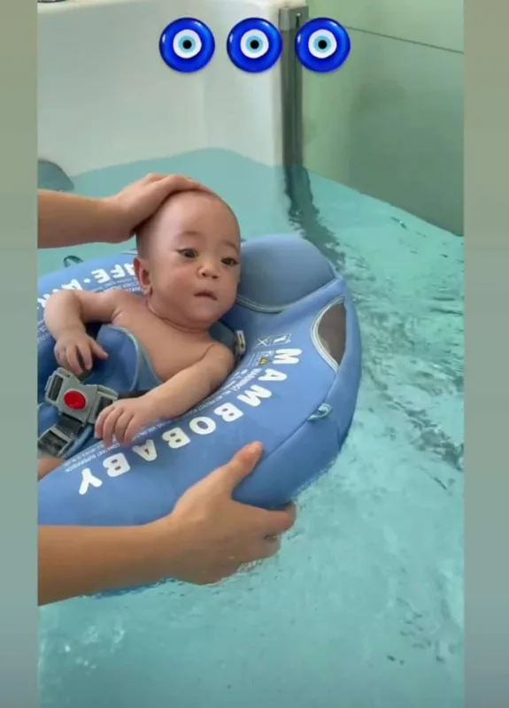 Oğlunun üzünü ilk dəfə göstərdi