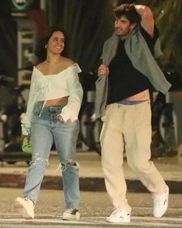 Kamila biznesmenlə görüntüləndi