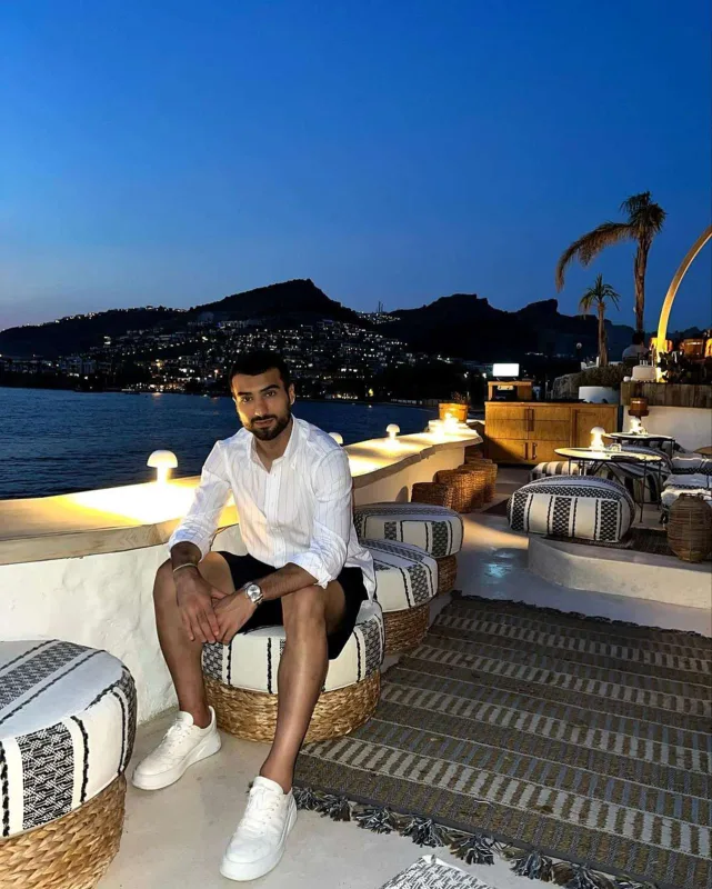 Mahir Emreli bacısı ilə Bodrumda