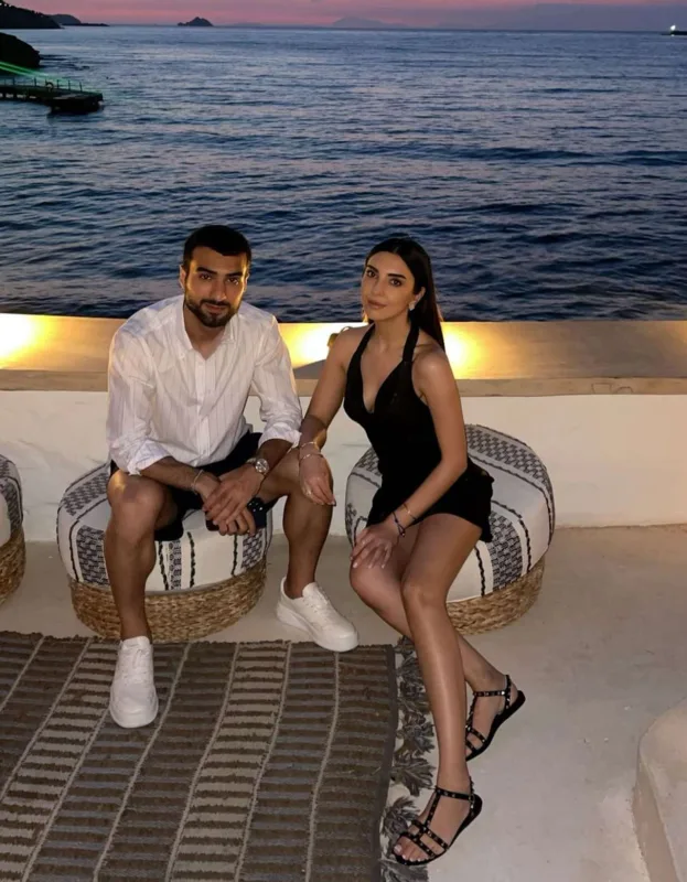 Mahir Emreli bacısı ilə Bodrumda