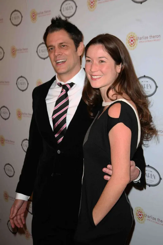 12 illik xanımından boşanır