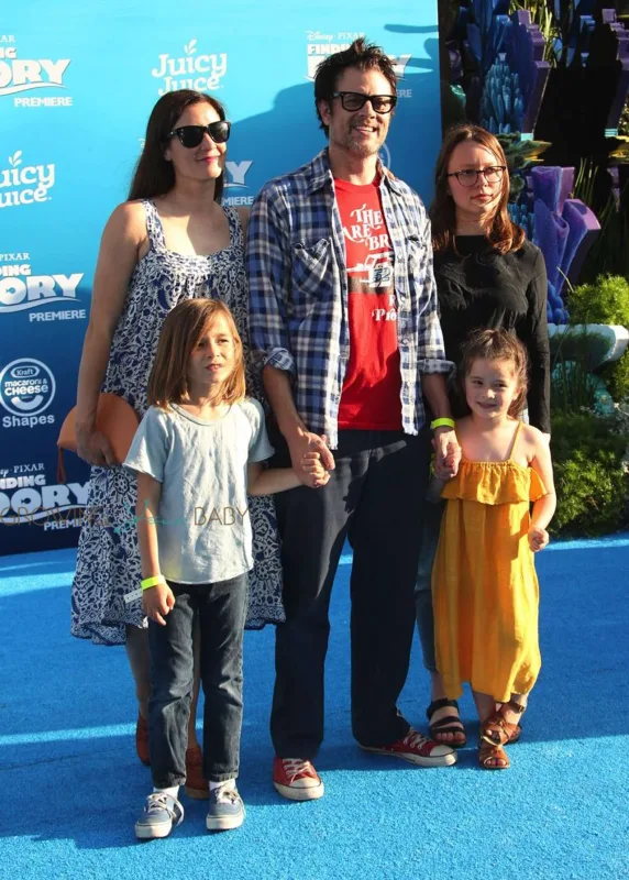 12 illik xanımından boşanır