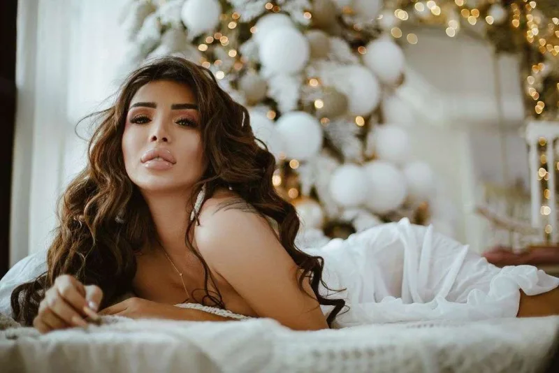 Renka sevgilisi ilə feysbukda tanış olubmuş...