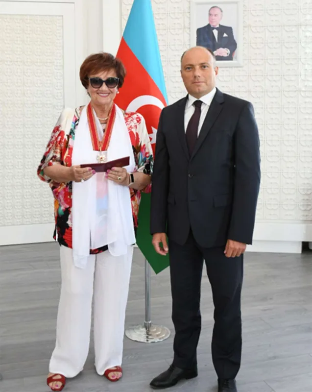 Tamara Sinyavskayaya “Şərəf” ordeni təqdim etdi