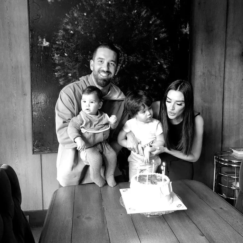 Arda Turanın həyat yoldaşından 150 minlik masa...