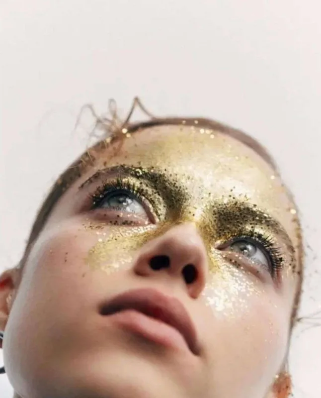 “Yalı çapkını” ulduzundan yeni fotolar