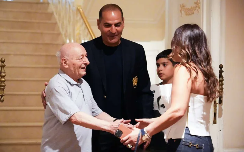 15 yaşlı rəssamın sərgisinə axın oldu