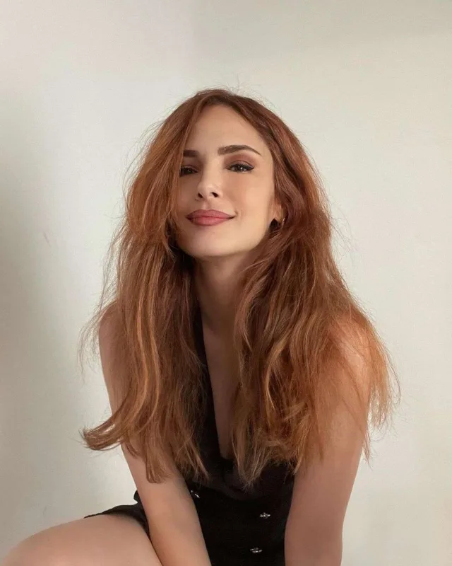 “Medcezir”in ulduzu onu narahat edən şəxsi ifşa etdi