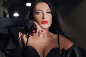 Məşhur brendin Azərbaycandan ulduz qonağı Dilarədir