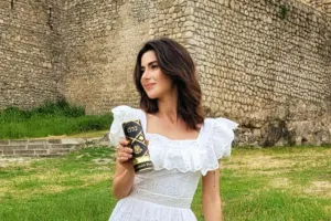 Nəsrin Cavadzadə Şuşada reklam çəkilişində