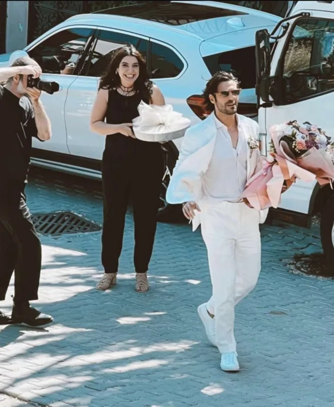 Serkan Özgeni ailəsindən istədi!