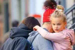 Yeni uşaq üçün bir araya gəliblər