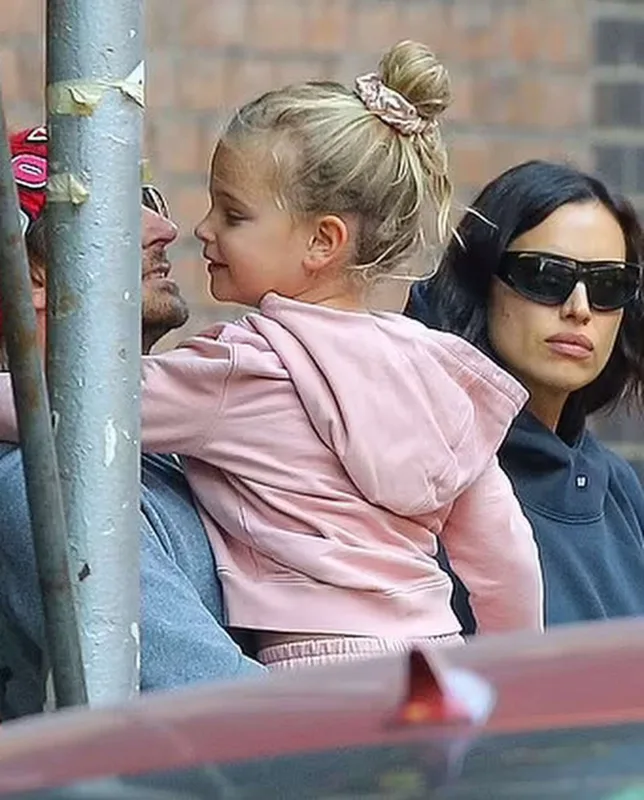 Yeni uşaq üçün bir araya gəliblər