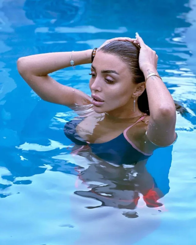 Renka yayın bitməsini istəmir