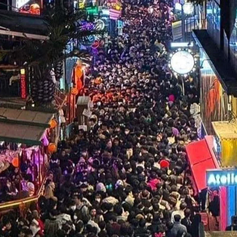 Koreyada “Halloween”də onlarla insan öldü