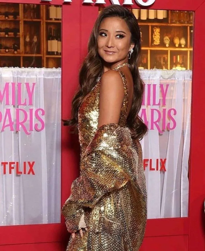 Cemalla Danla Biliç “Emily in Paris”in qalasında