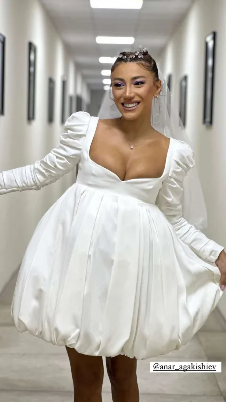 Röya geyimi ilə diqqət mərkəzində