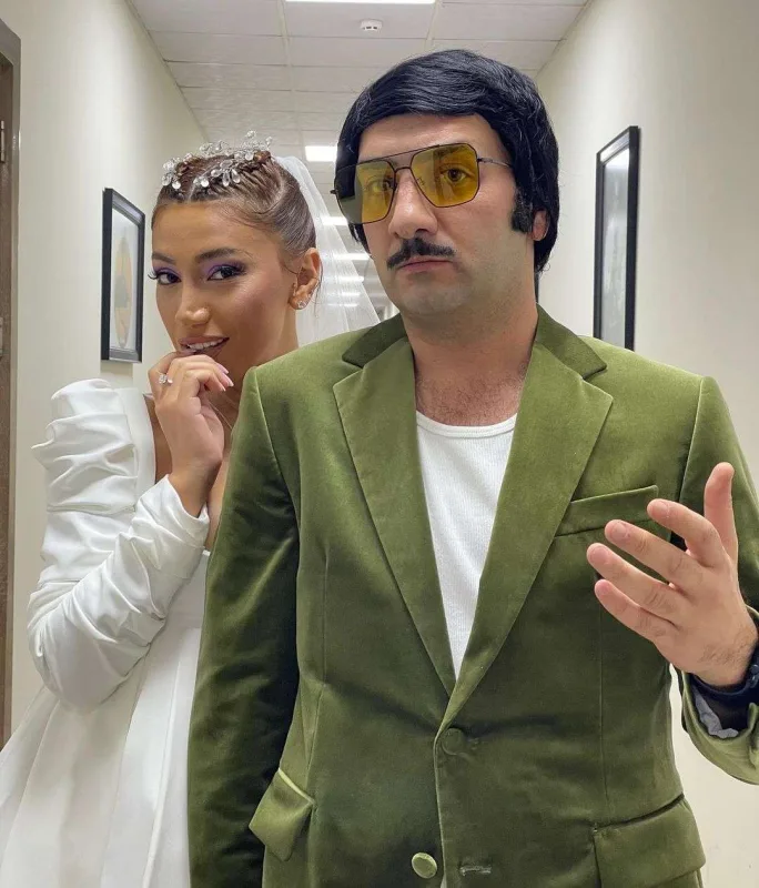 Röya geyimi ilə diqqət mərkəzində