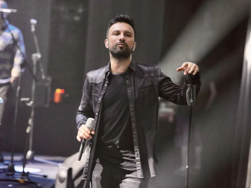 Tarkan “Kanal D”dən 14 milyon tələb etdi