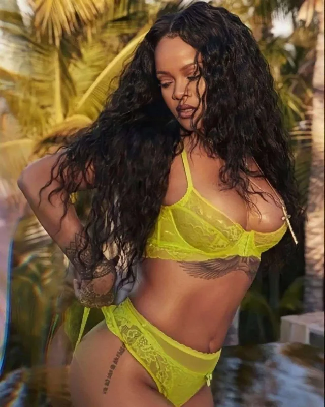 İlin ən güclü qadın musiqiçisi Rihanna oldu