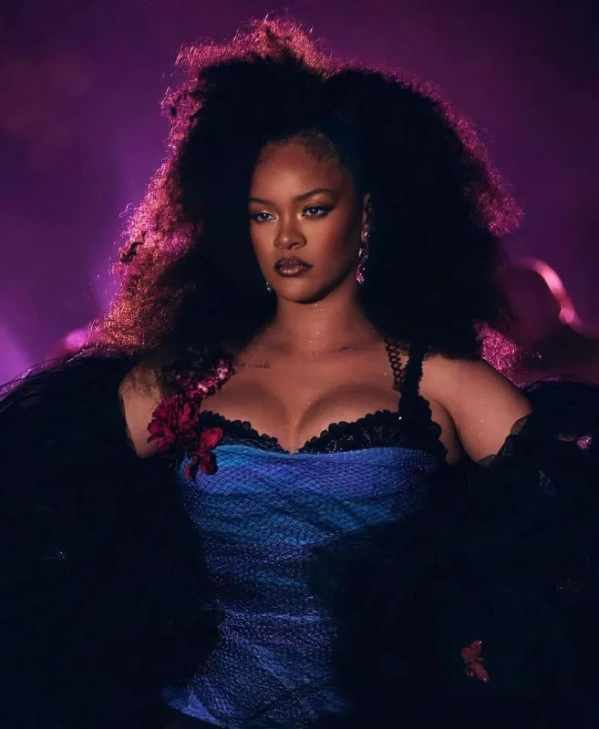 İlin ən güclü qadın musiqiçisi Rihanna oldu