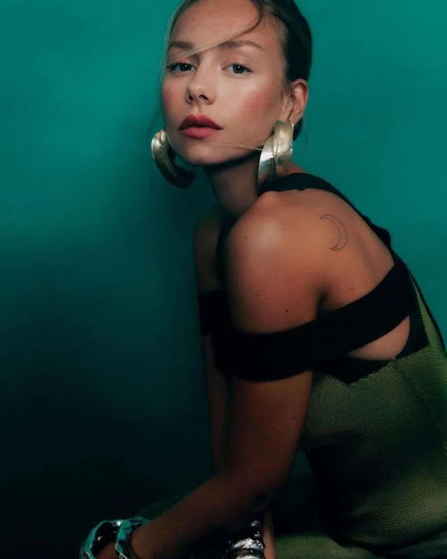 “Harper's Bazaar”ın siması oldu