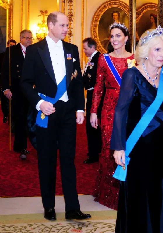 Keyt yenidən Diananın tacını taxdı