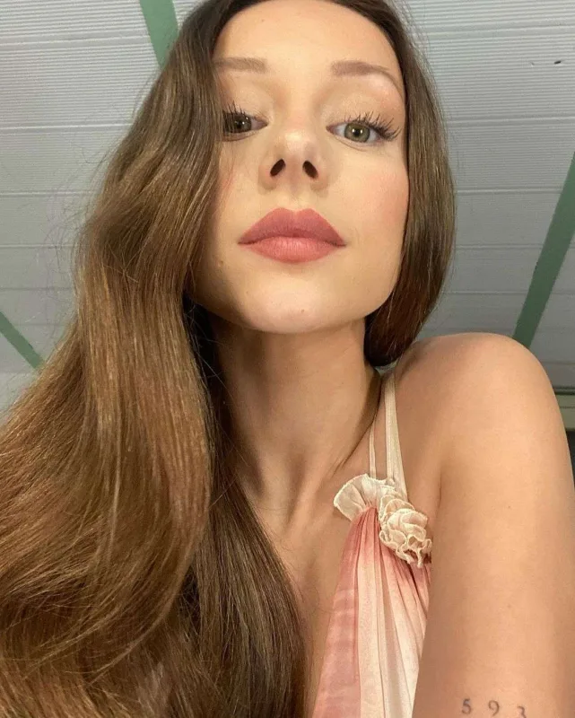 “Harper's Bazaar”ın siması oldu