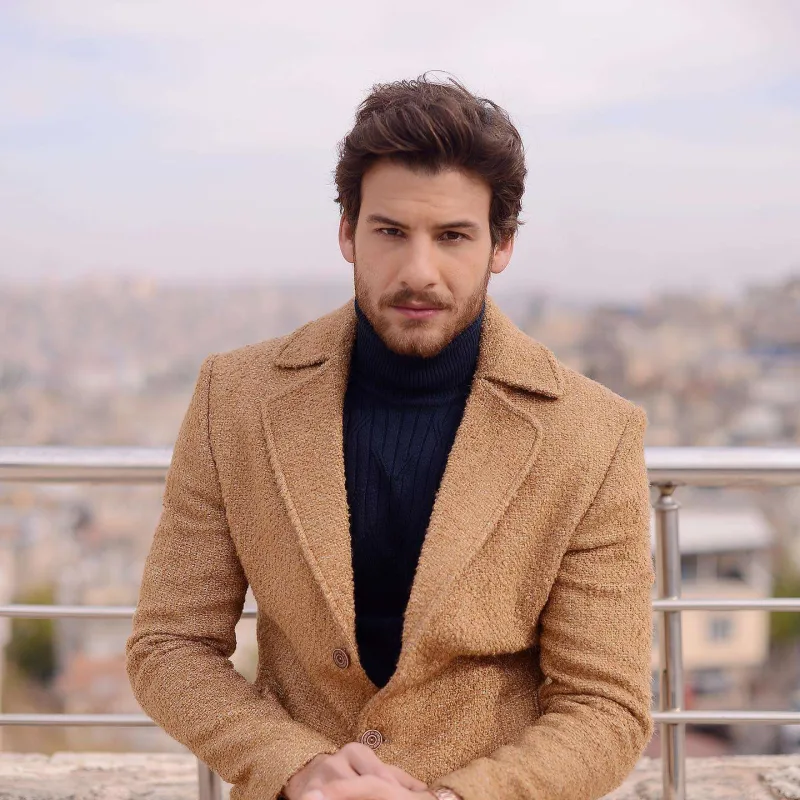 Dava səhnəsində burnu sındı