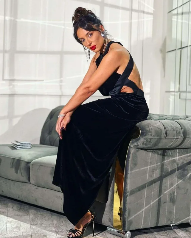 Tünzalədən kürək dekoltesi...