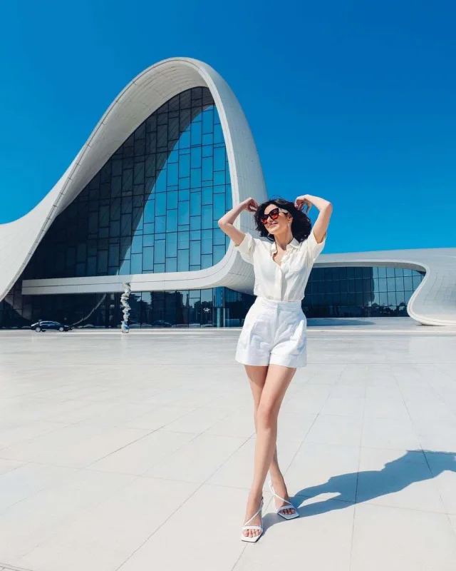 Nəsrinin Bakı paylaşımları