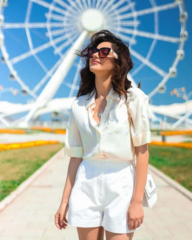 Nəsrinin Bakı paylaşımları