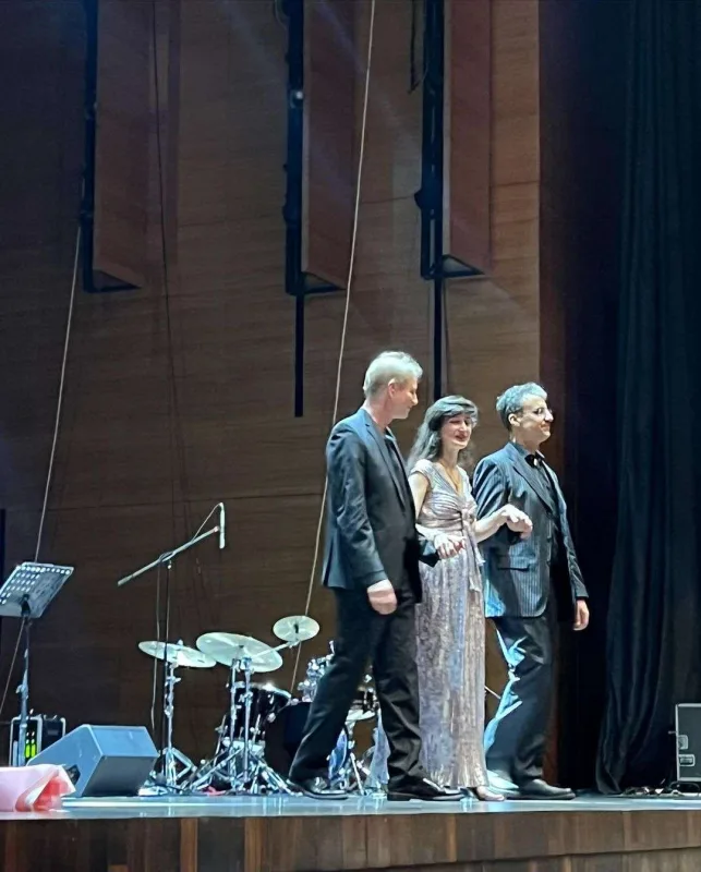 Bakı konsertini “Bismillah”la açdı