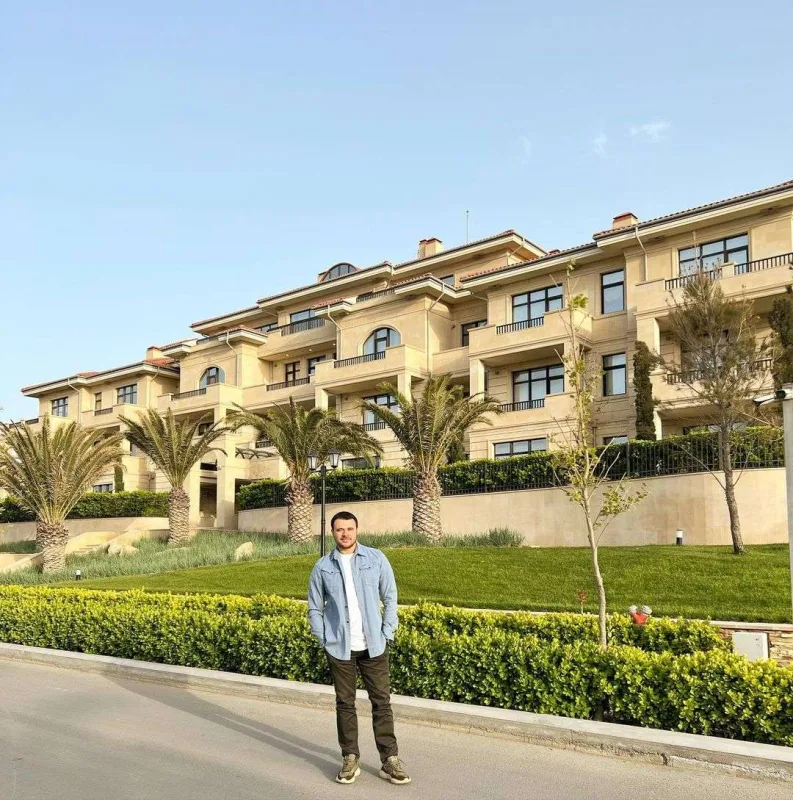 Emin Ağalarov 400 milyon dollar xərcləyib