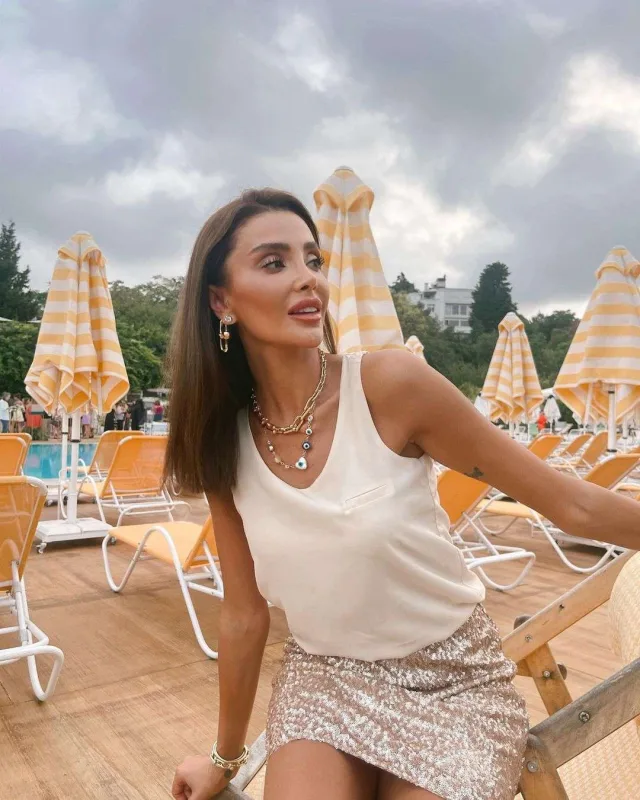 Sevgilisini buna görə paylaşmır