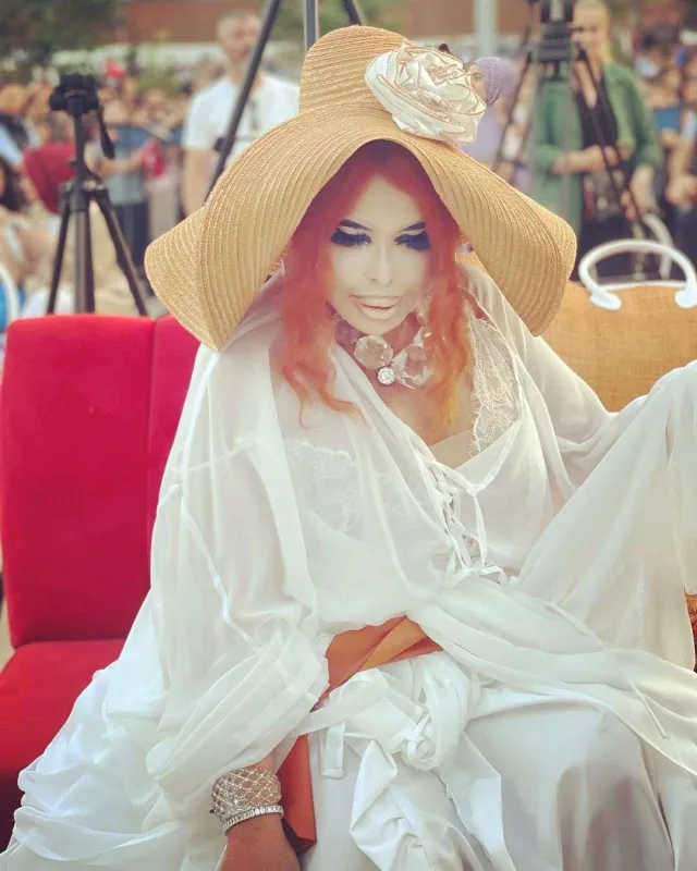 Bülent Ersoyun qəbrində lift olacaq